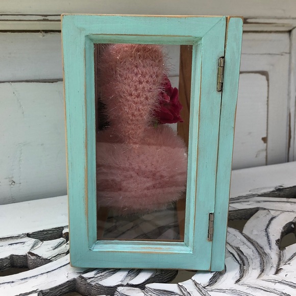 Meet your Posher, Vivian - Picture 2 of 5